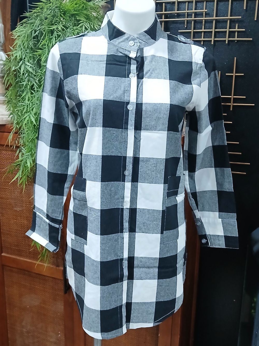 Black & White Buffalo Check Longline Shirt - Women